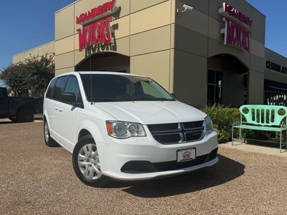 Used 2018 Dodge Grand Caravan SE w/ UConnect Hands-Free Group