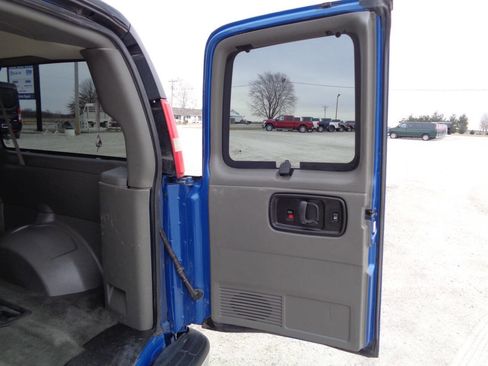 Used 2018 GMC Savana 3500 LT w/ LT Preferred Equipment Group image 48