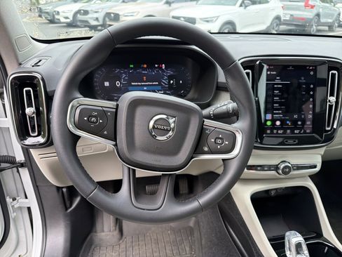 Used 2026 Volvo XC40 B5 Ultra w/ Protection Package Premier image 18