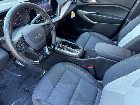 Used 2024 Chevrolet Trax RS image 11