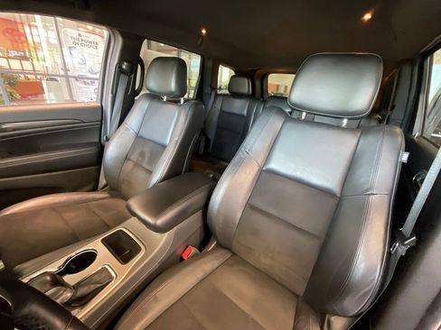 Used 2020 Jeep Grand Cherokee Altitude AWD/4WD image 9