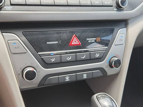 Used 2017 Hyundai Elantra SE FWD image 10