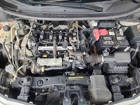 Used 2022 Nissan Versa S FWD image 42