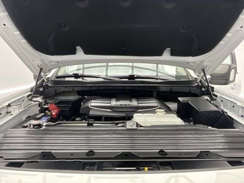 Used 2021 Nissan Titan SV w/ SV Convenience Package image 26