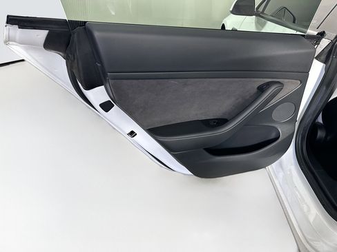 Used 2021 Tesla Model 3 Standard Range Plus image 24