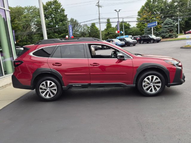 Used 2025 Subaru Outback Premium AWD/4WD image 2