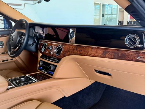Used 2021 Rolls-Royce Ghost AWD/4WD image 17