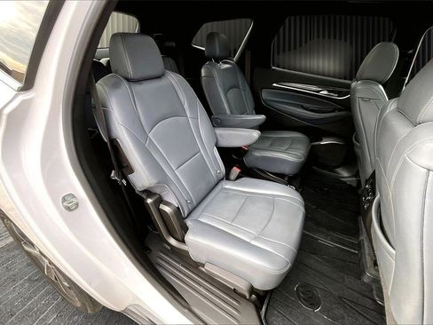 Used 2022 Buick Enclave Essence w/ Experience Buick Package image 27