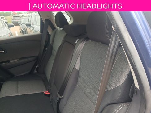 Used 2022 Nissan Rogue SV image 8