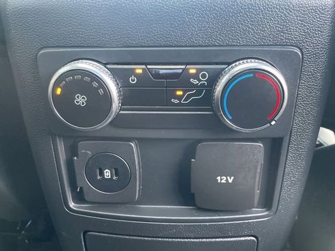 Used 2023 Ford Explorer XLT w/ Equipment Group 202A image 29