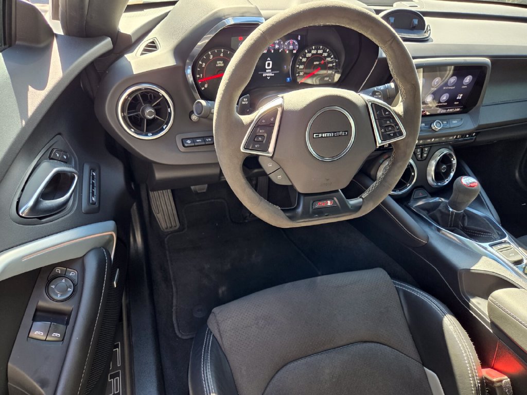 Used 2020 Chevrolet Camaro SS RWD image 14