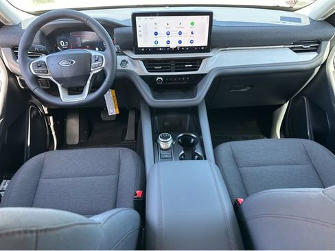 New 2026 Ford Explorer Active RWD image 8