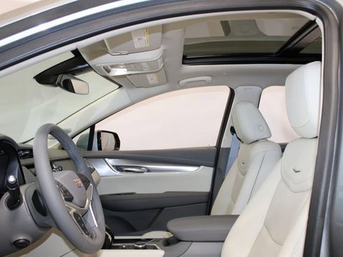 New 2025 Cadillac XT5 Premium Luxury w/ LPO, Floor Liner Package image 5