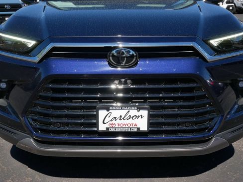Certified 2025 Toyota Grand Highlander AWD image 9