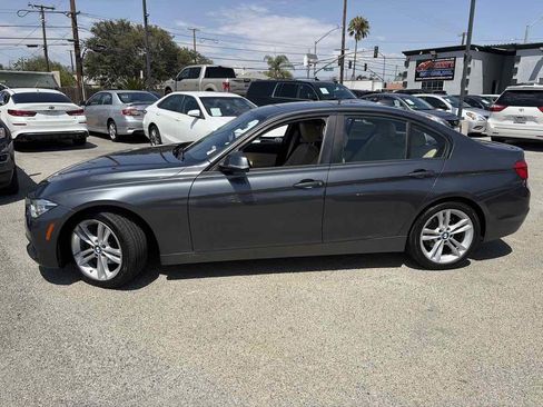 Used 2018 BMW 320i Sedan RWD image 2