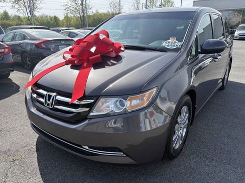 Used 2017 Honda Odyssey SE image 1
