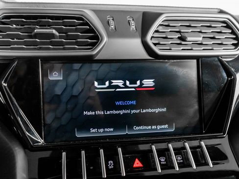 Used 2022 Lamborghini Urus AWD image 40
