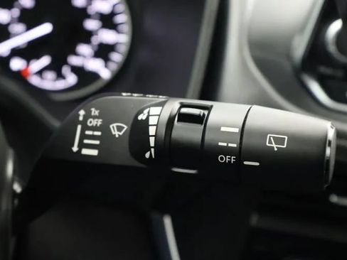 Used 2025 Nissan Rogue SV FWD image 26