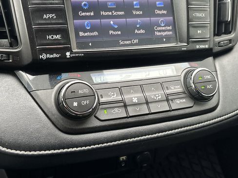 Used 2016 Toyota RAV4 XLE AWD/4WD image 21