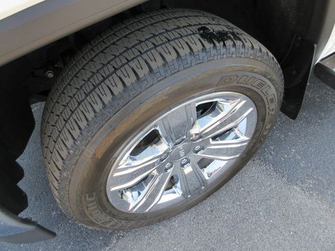 Used 2018 GMC Sierra 1500 SLT AWD/4WD image 16