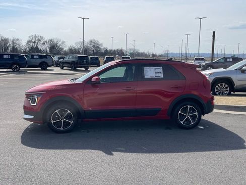 New 2026 Kia Niro LX FWD image 4