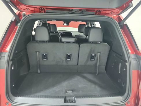 Used 2024 Chevrolet Traverse LT w/ LPO, Floor Liner Package FWD image 25