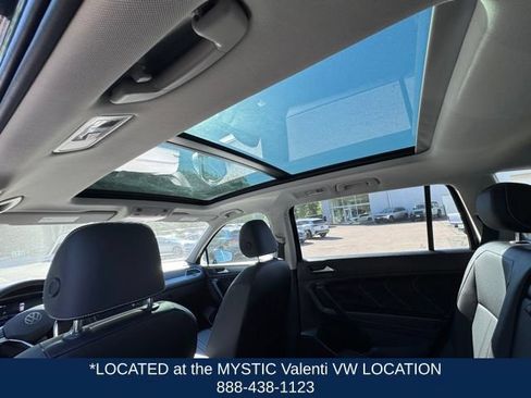 Certified 2022 Volkswagen Tiguan SE w/ Panoramic Sunroof Package AWD/4WD image 13