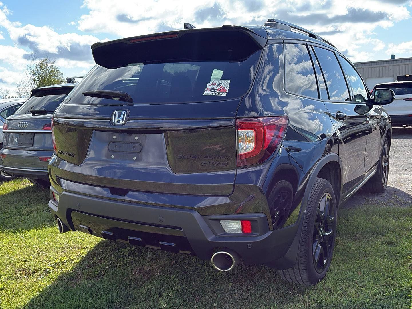 Used 2024 Honda Passport Black Edition image 3