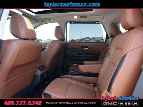 Used 2024 Nissan Pathfinder Platinum AWD/4WD image 38