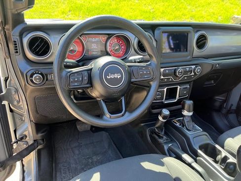Used 2022 Jeep Gladiator Sport AWD/4WD image 11