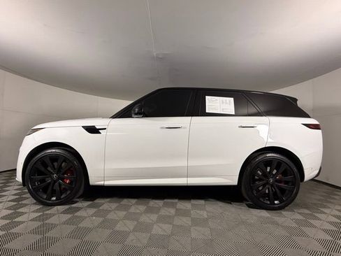 Used 2025 Land Rover Range Rover Sport Dynamic SE image 3