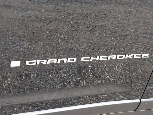 New 2025 Jeep Grand Cherokee Limited w/ Luxury Tech Group II image 7