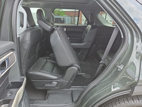 Used 2023 Ford Explorer XLT w/ Equipment Group 202A AWD/4WD image 21