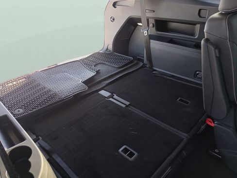 Used 2024 Volkswagen Atlas SE image 43