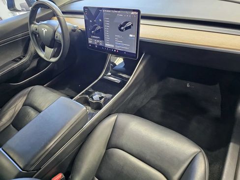 Used 2020 Tesla Model 3 Standard Range Plus RWD image 5