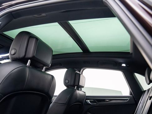 Certified 2024 Porsche Macan Turbo image 18