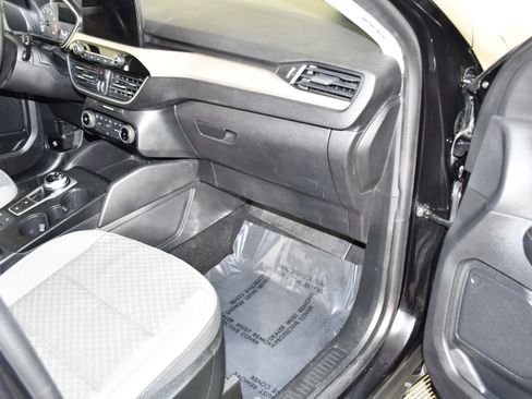 Used 2022 Ford Escape SE w/ SE Sport Appearance Package AWD/4WD image 33