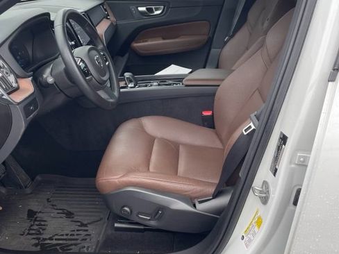 Used 2024 Volvo XC60 B5 Plus w/ Climate Package AWD/4WD image 2