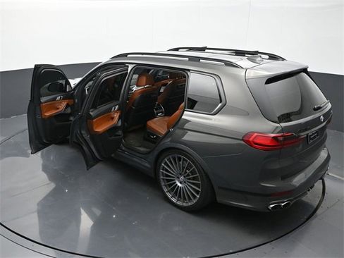 Used 2021 BMW ALPINA XB7 image 27