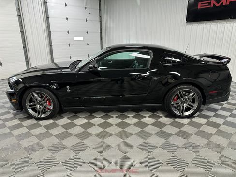 Used 2012 Ford Mustang Shelby GT500 image 2