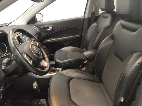 Used 2017 Jeep Compass Latitude w/ Popular Equipment Group AWD/4WD image 17