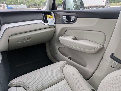 New 2026 Volvo XC60 B5 Ultra w/ Protection Package Premier AWD/4WD image 21