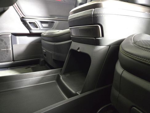 Used 2022 Rivian R1S Launch Edition AWD/4WD image 33
