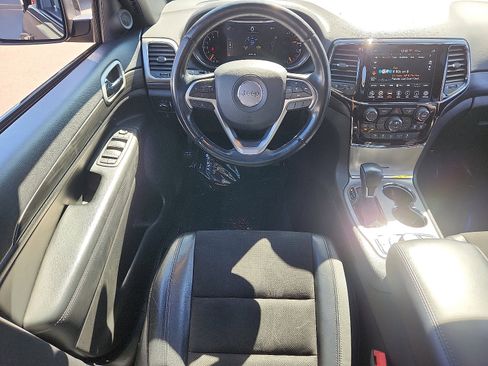 Used 2022 Jeep Grand Cherokee Laredo X image 11