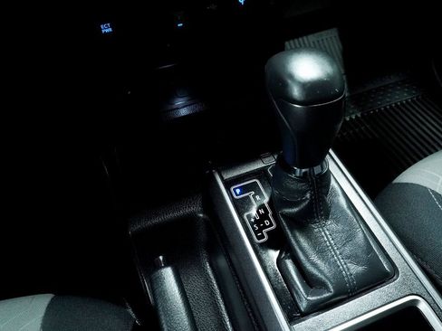 Certified 2023 Toyota Tacoma TRD Off-Road image 18