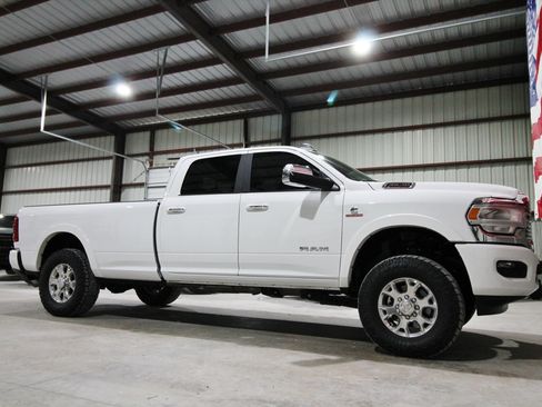 Used 2022 RAM 3500 Laramie w/ Body Color Bumper Group AWD/4WD image 15