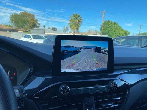 Used 2024 Ford Escape ST-Line image 18