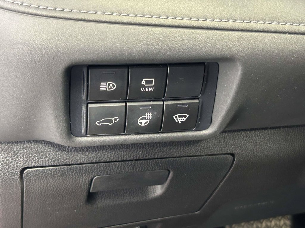 Used 2021 Toyota Highlander Platinum AWD/4WD image 18