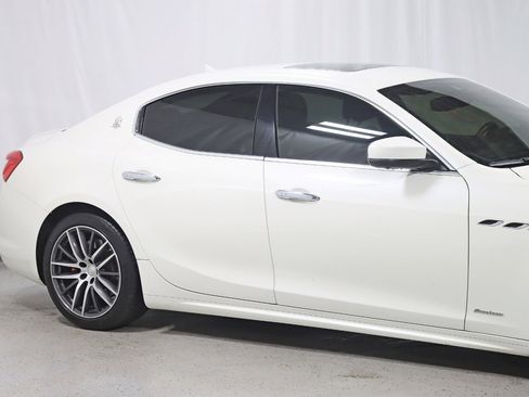 Used 2020 Maserati Ghibli S GranLusso image 3