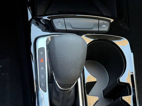 New 2026 Chevrolet Trax LT w/ Sunroof Package FWD image 18